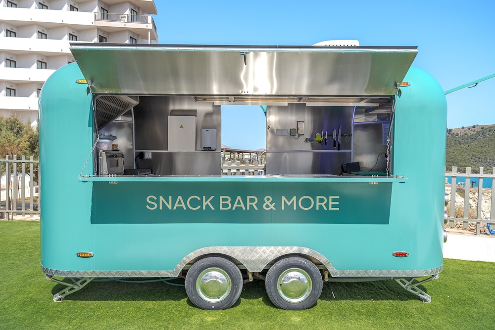 Aparthotel THB Guya Playa — Restaurant & bars in Cala Ratjada, Balearic Islands