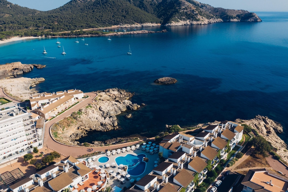 Aparthotel THB Guya Playa — Swimming pool in Cala Ratjada, Balearic Islands