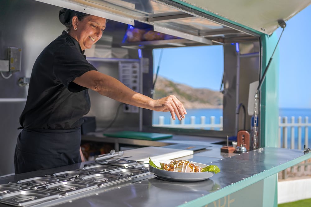 Aparthotel THB Guya Playa — Restaurant & bars in Cala Ratjada, Balearic Islands