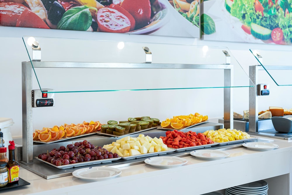 Aparthotel THB Guya Playa — Restaurant & bars in Cala Ratjada, Balearic Islands