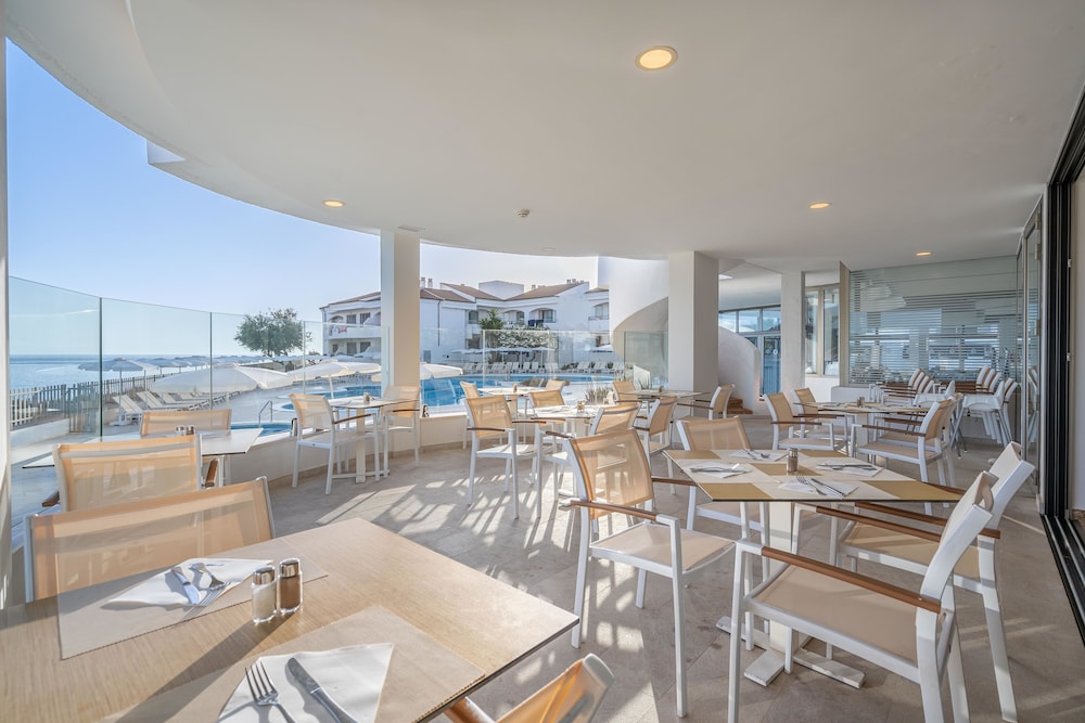 Aparthotel THB Guya Playa — Restaurant & bars in Cala Ratjada, Balearic Islands