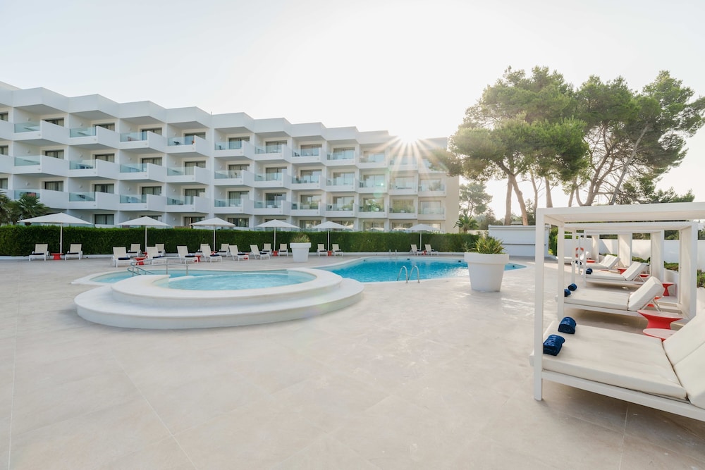 Hotel THB Naeco Ibiza - Adults Only — Swimming pool in San Antonio, Balearic Islands