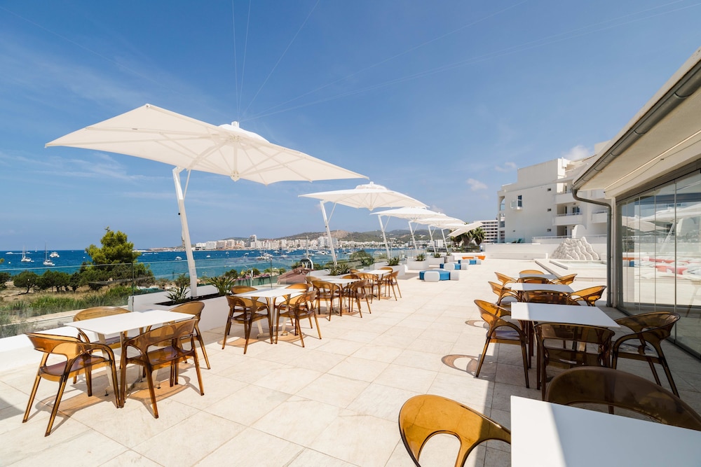 Hotel THB Naeco Ibiza - Adults Only — Restaurant & bars in San Antonio, Balearic Islands