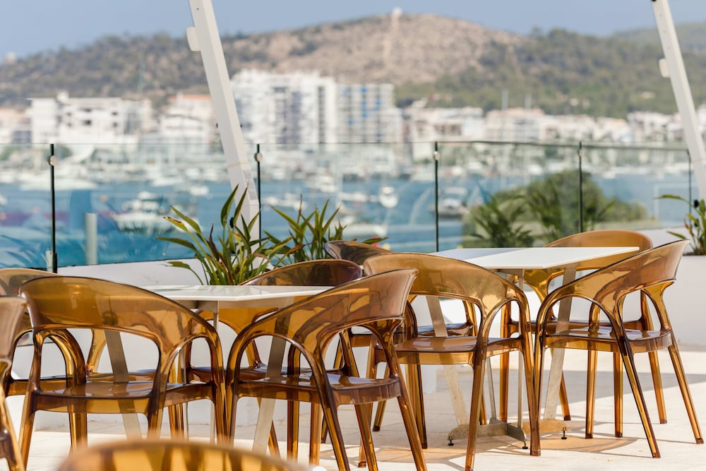 Hotel THB Naeco Ibiza - Adults Only — Restaurant & bars in San Antonio, Balearic Islands