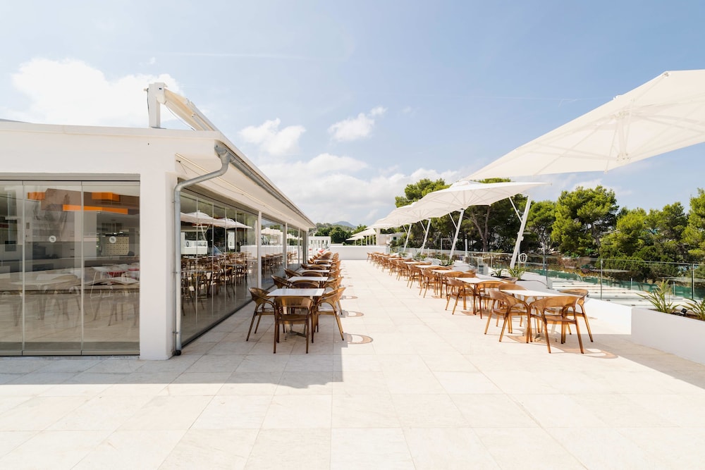 Hotel THB Naeco Ibiza - Adults Only — Restaurant & bars in San Antonio, Balearic Islands