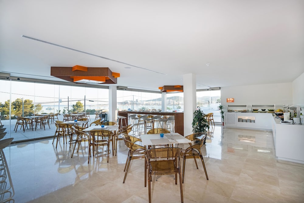 Hotel THB Naeco Ibiza - Adults Only — Restaurant & bars in San Antonio, Balearic Islands