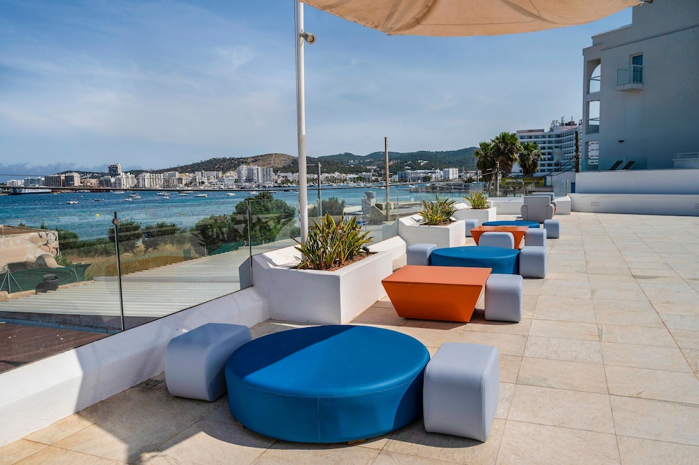Hotel THB Naeco Ibiza - Adults Only — Restaurant & bars in San Antonio, Balearic Islands