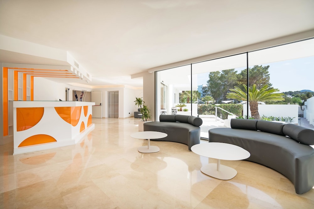 Hotel THB Naeco Ibiza - Adults Only — Hotel rooms in San Antonio, Balearic Islands