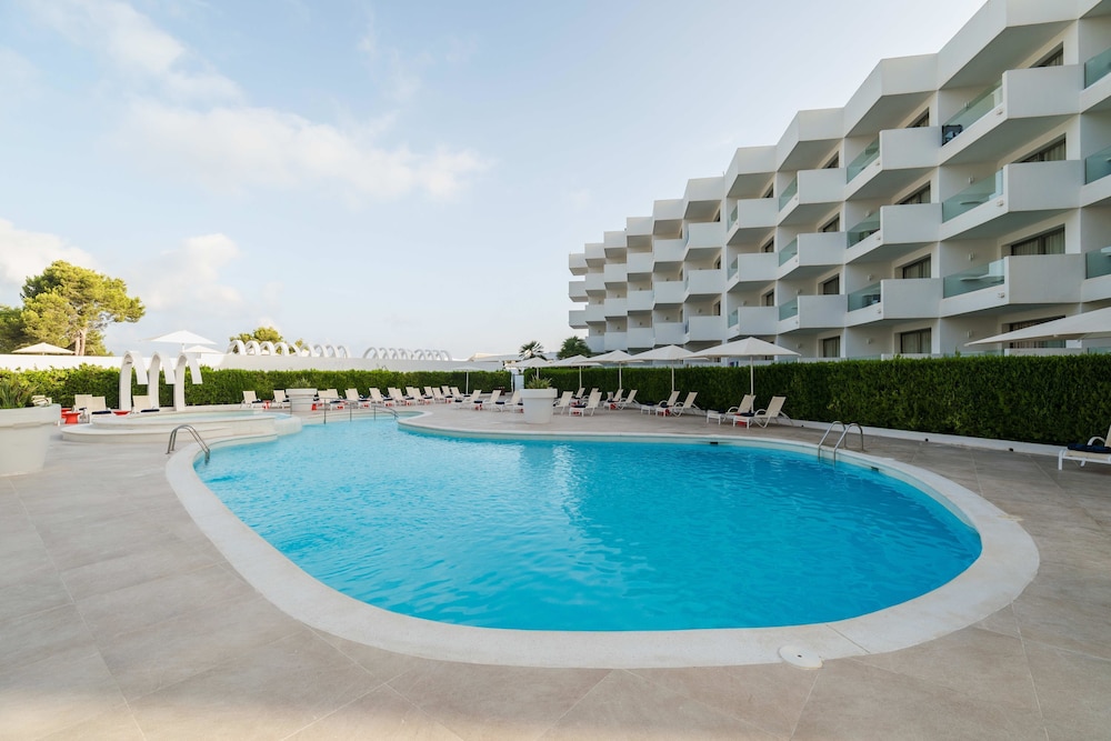 Hotel THB Naeco Ibiza - Adults Only — Swimming pool in San Antonio, Balearic Islands