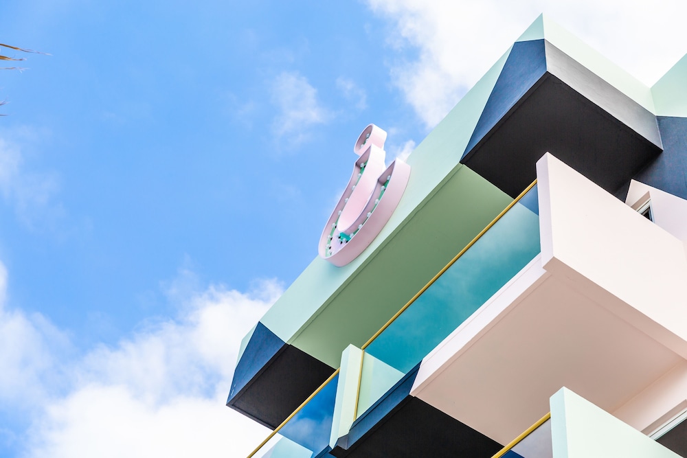 Wi-Ki-Woo Boutique Hotel — Hotel building in San Antonio, Balearic Islands