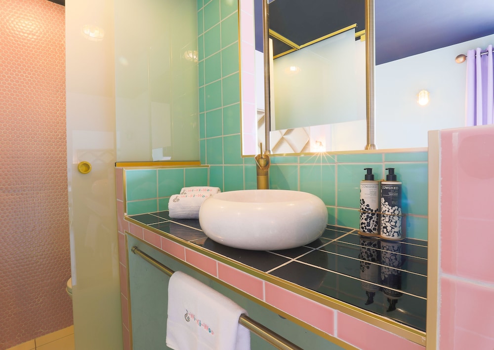 Wi-Ki-Woo Boutique Hotel — Hotel rooms in San Antonio, Balearic Islands