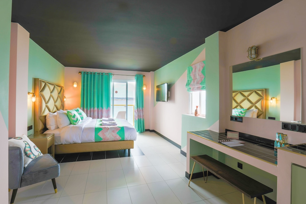 Wi-Ki-Woo Boutique Hotel — Hotel rooms in San Antonio, Balearic Islands