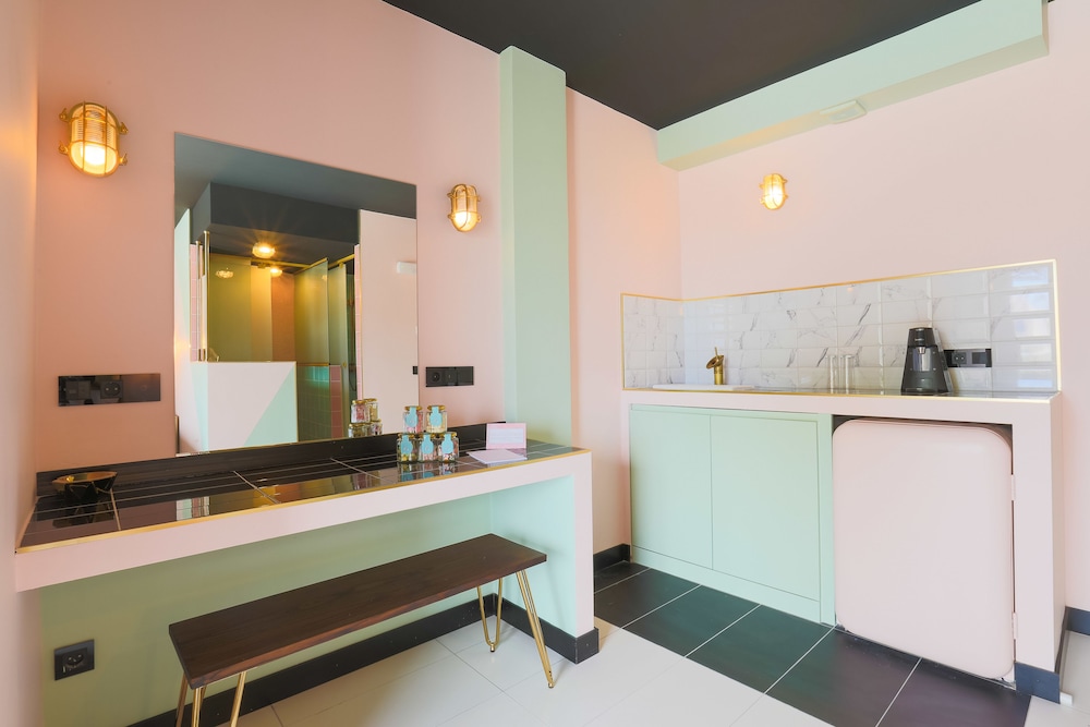 Wi-Ki-Woo Boutique Hotel — Hotel rooms in San Antonio, Balearic Islands
