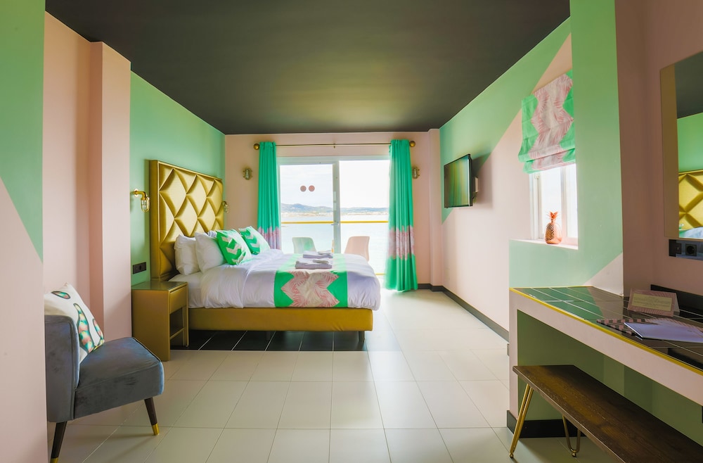 Wi-Ki-Woo Boutique Hotel — Hotel rooms in San Antonio, Balearic Islands