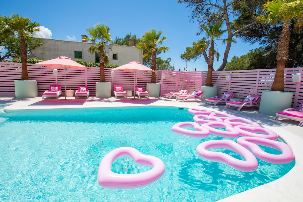 Wi-Ki-Woo Boutique Hotel — Main photo in San Antonio, Balearic Islands
