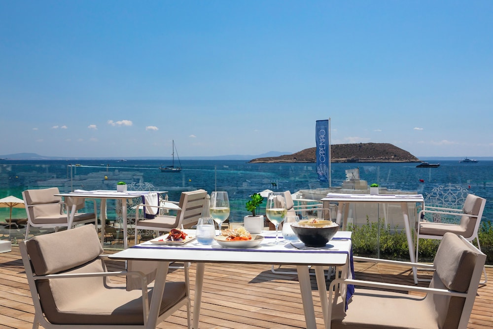 Melia South Beach — Restaurant & bars in Magaluf, Balearic Islands