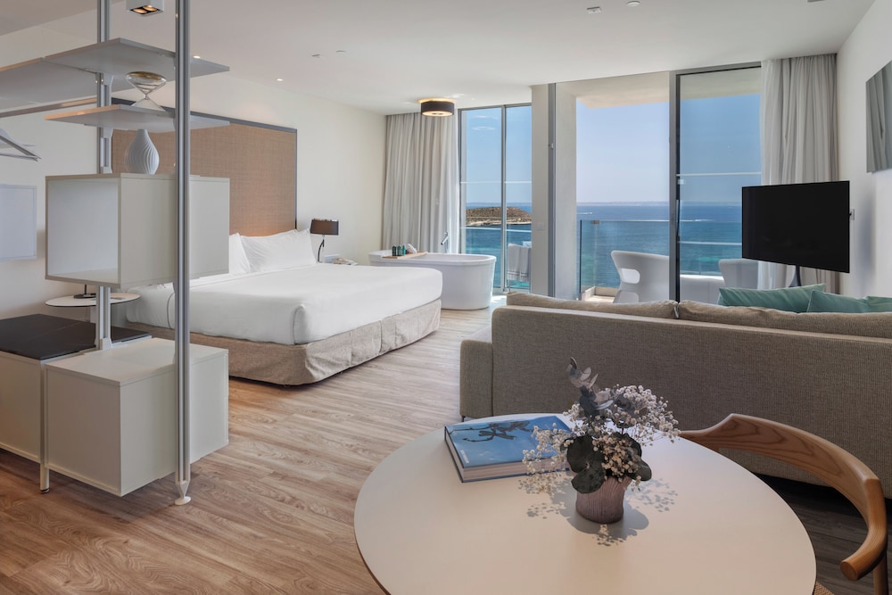 Melia South Beach — Hotel rooms in Magaluf, Balearic Islands