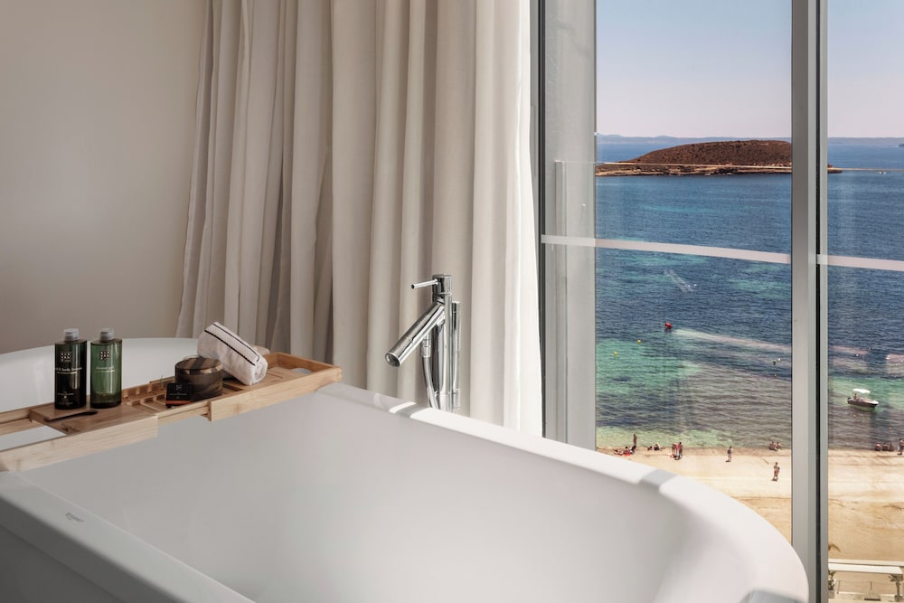 Melia South Beach — Hotel rooms in Magaluf, Balearic Islands
