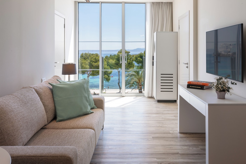 Melia South Beach — Hotel rooms in Magaluf, Balearic Islands