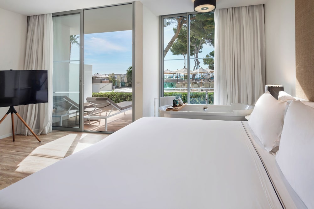 Melia South Beach — Hotel rooms in Magaluf, Balearic Islands
