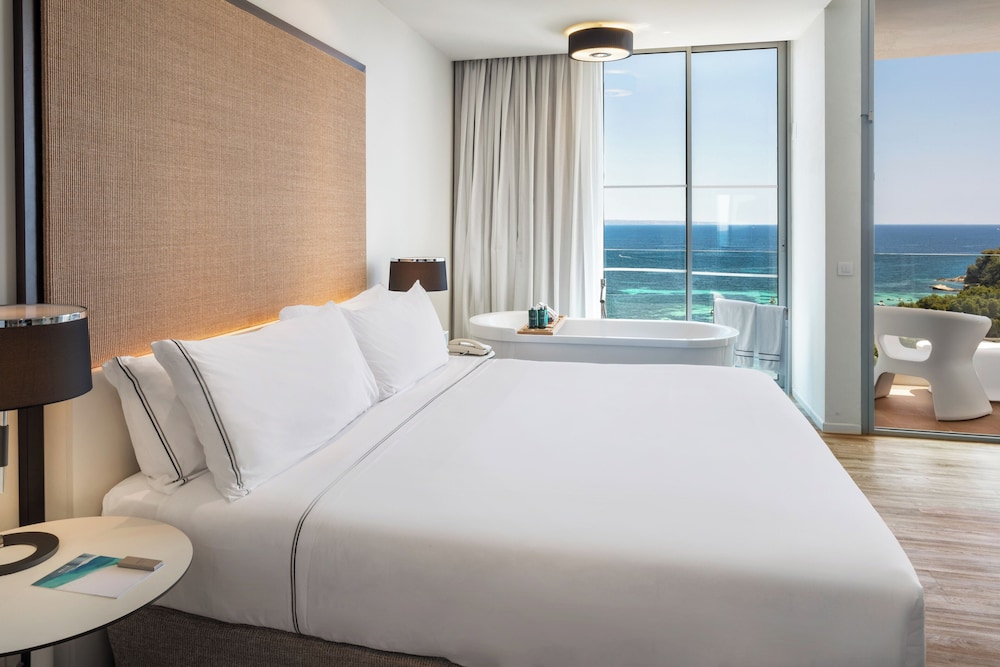 Melia South Beach — Hotel rooms in Magaluf, Balearic Islands