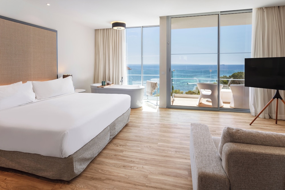 Melia South Beach — Hotel rooms in Magaluf, Balearic Islands