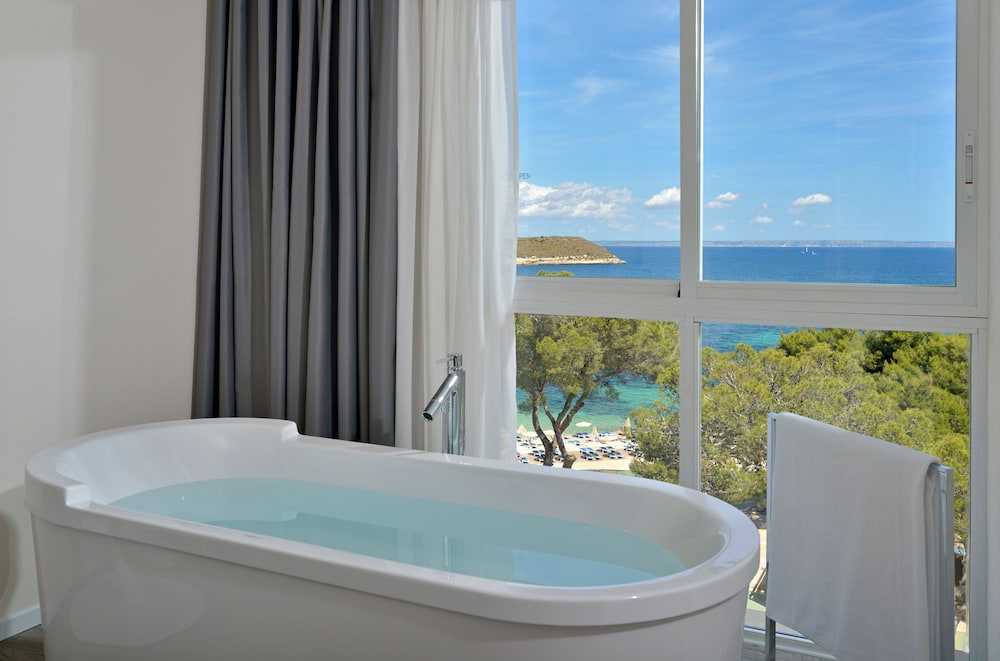Melia South Beach — Hotel rooms in Magaluf, Balearic Islands
