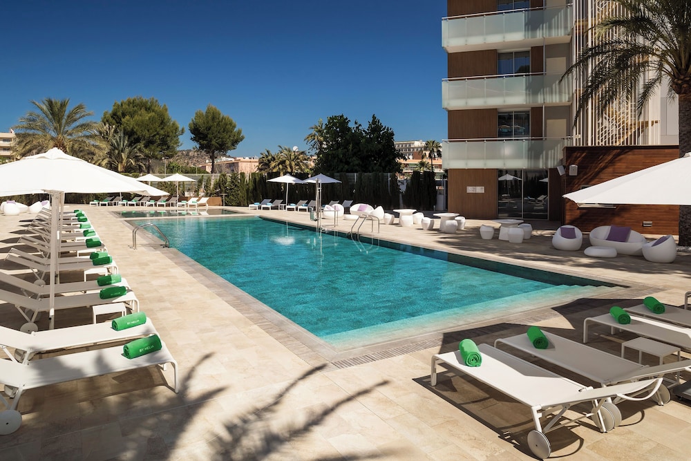 Melia South Beach — Swimming pool in Magaluf, Balearic Islands