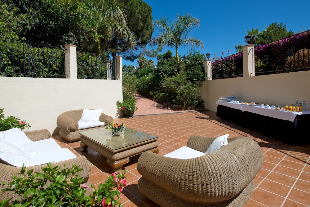 Hotel BlueBay Banús — Restaurant & bars in Marbella, Andalusia