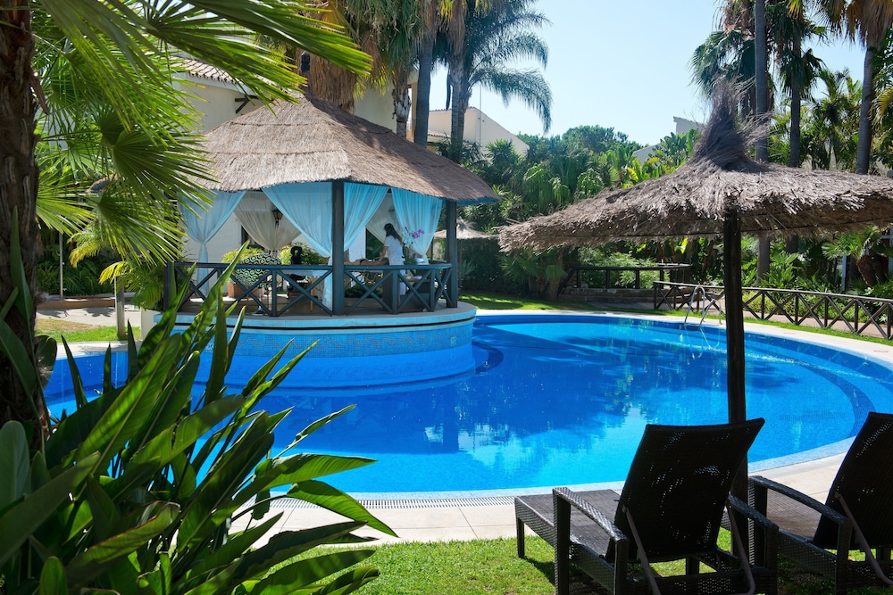Hotel BlueBay Banús — Swimming pool in Marbella, Andalusia