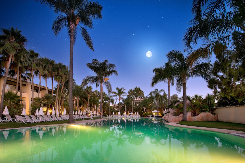 Hotel BlueBay Banús — Swimming pool in Marbella, Andalusia