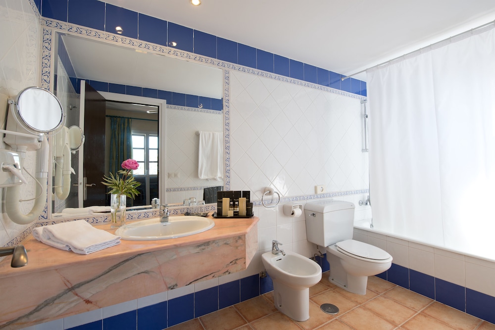 Hotel BlueBay Banús — Hotel rooms in Marbella, Andalusia