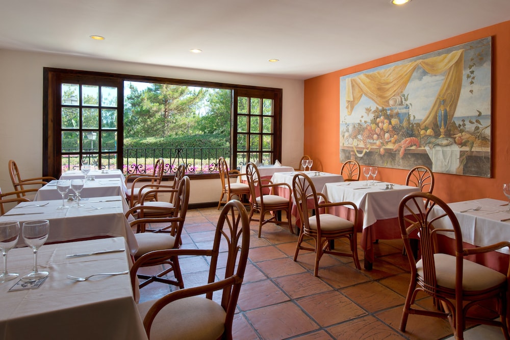Hotel BlueBay Banús — Restaurant & bars in Marbella, Andalusia