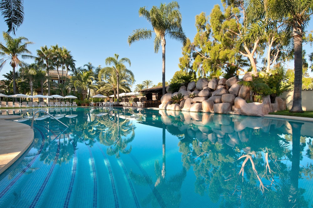 Hotel BlueBay Banús — Swimming pool in Marbella, Andalusia