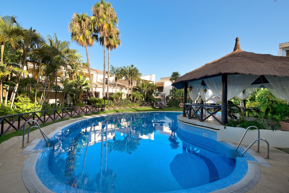 Hotel BlueBay Banús — Swimming pool in Marbella, Andalusia