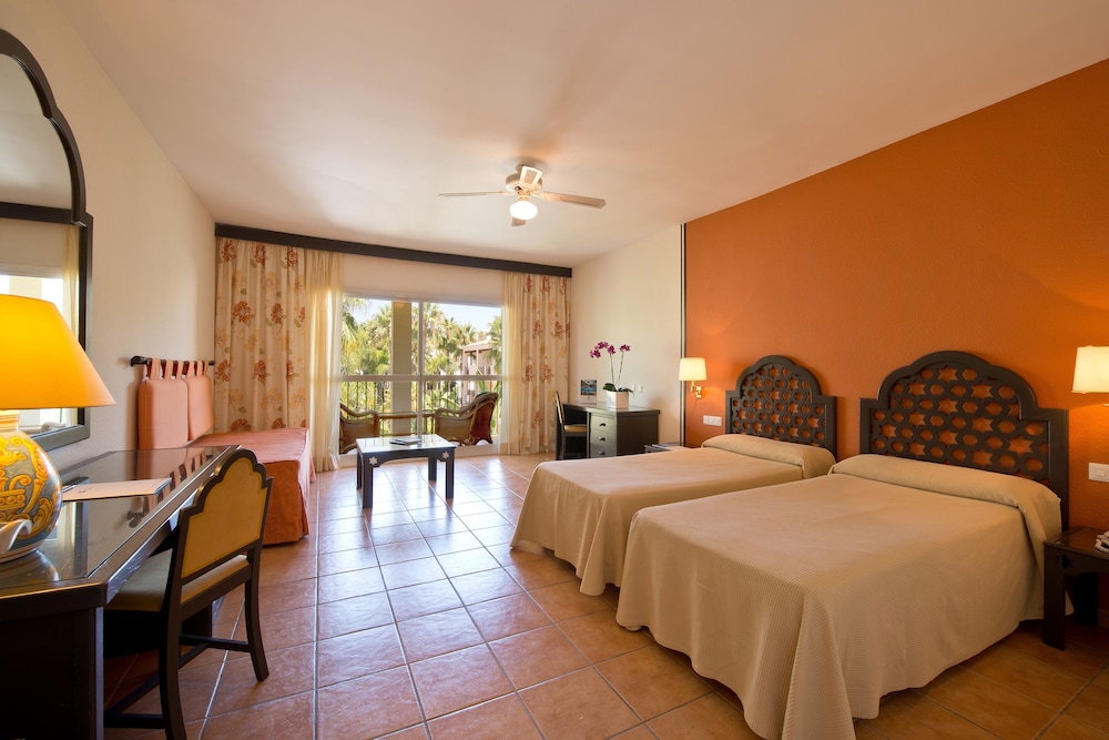 Hotel BlueBay Banús — Hotel rooms in Marbella, Andalusia