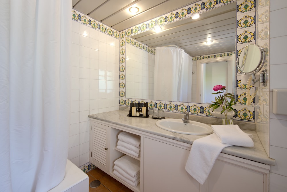 Hotel BlueBay Banús — Hotel rooms in Marbella, Andalusia