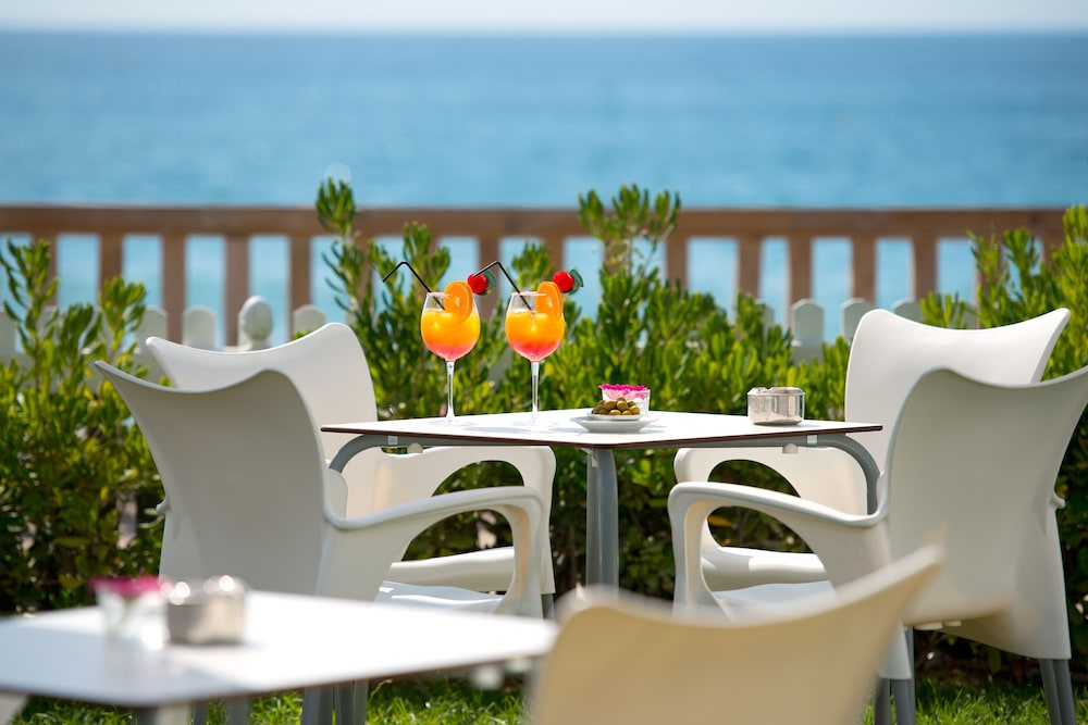 Hotel BlueBay Banús — Restaurant & bars in Marbella, Andalusia