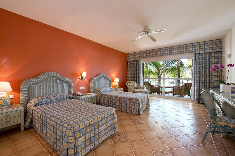 Hotel BlueBay Banús — Hotel rooms in Marbella, Andalusia