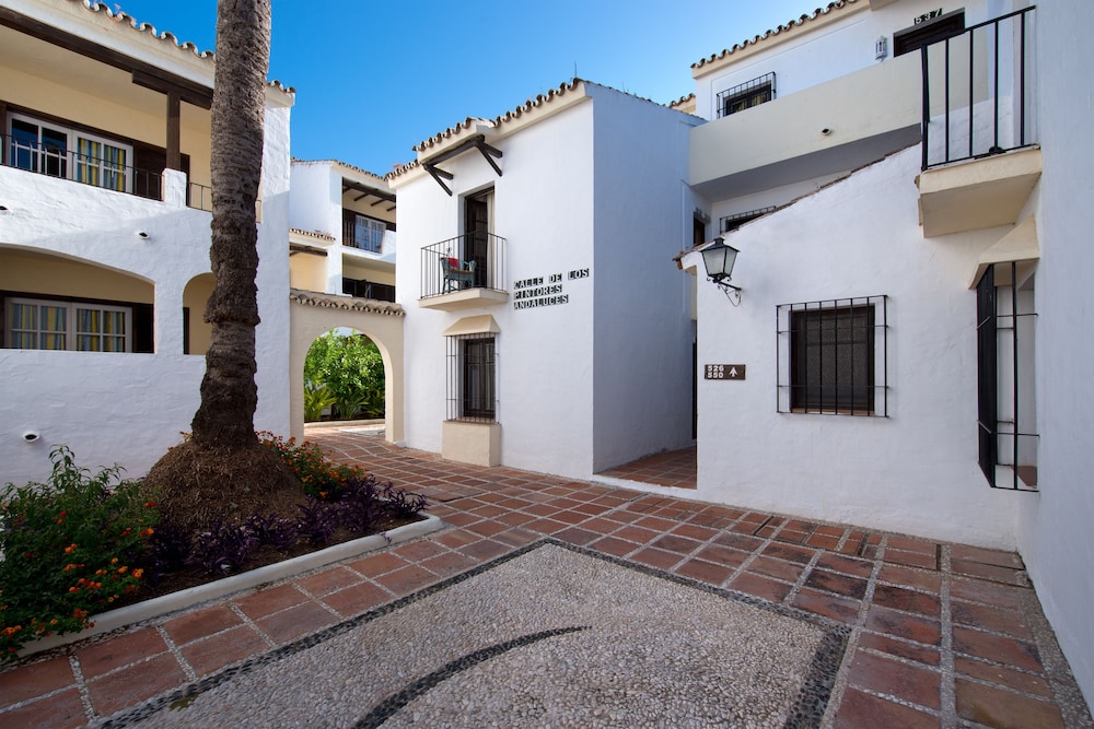 Hotel BlueBay Banús — Hotel building in Marbella, Andalusia