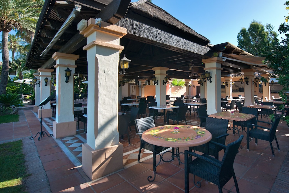 Hotel BlueBay Banús — Restaurant & bars in Marbella, Andalusia