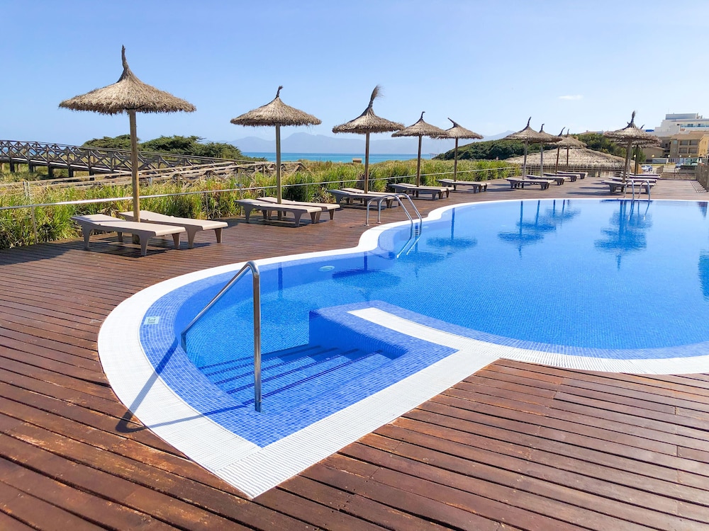 Eix Platja Daurada Hotel & Spa — Swimming pool in Can Picafort, Balearic Islands