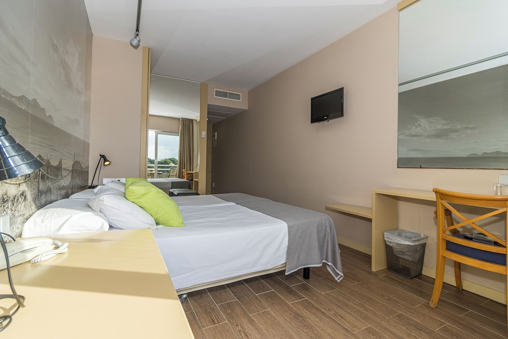 Eix Platja Daurada Hotel & Spa — Hotel rooms in Can Picafort, Balearic Islands