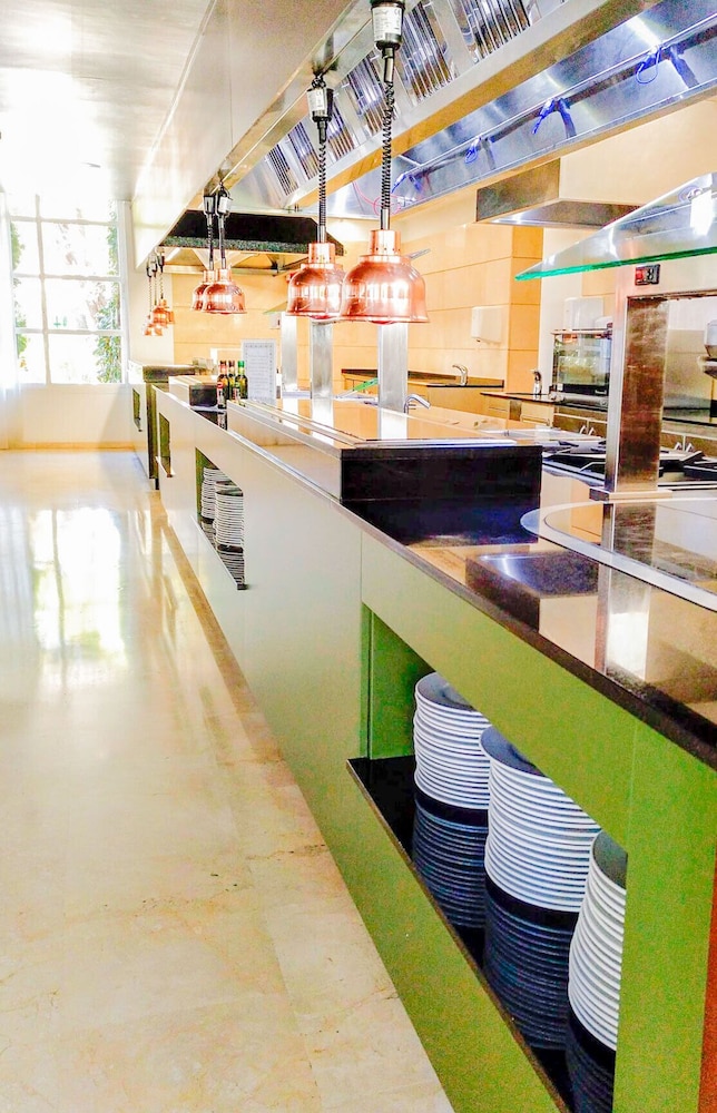 Eix Platja Daurada Hotel & Spa — Restaurant & bars in Can Picafort, Balearic Islands