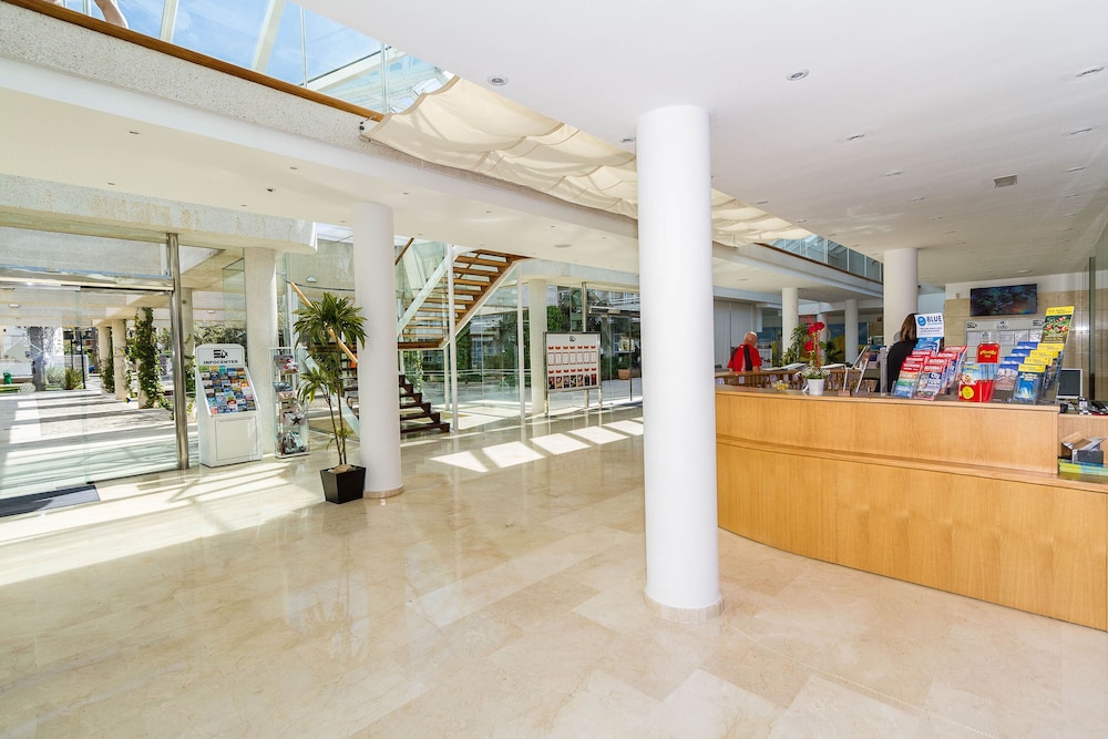Eix Platja Daurada Hotel & Spa — Hotel building in Can Picafort, Balearic Islands
