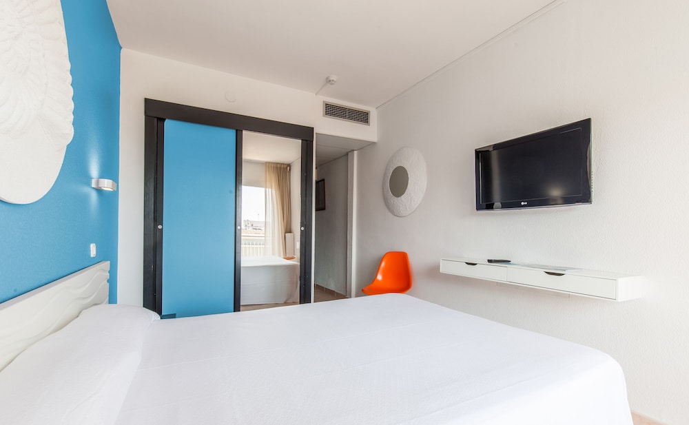 BLUESEA Montevista Hawai — Rooms in Lloret de Mar, Catalonia