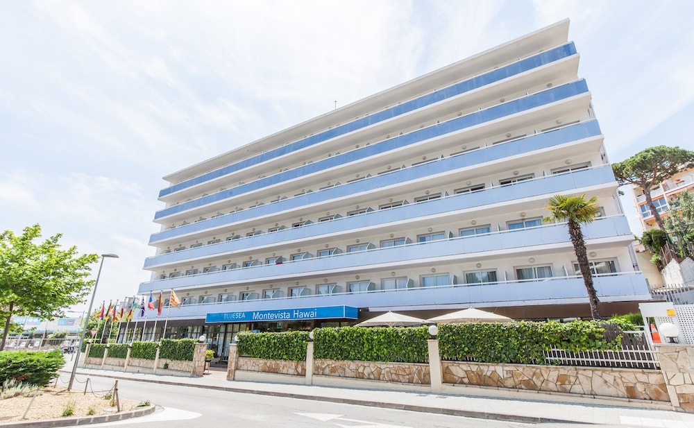 BLUESEA Montevista Hawai — Outdoor in Lloret de Mar, Catalonia