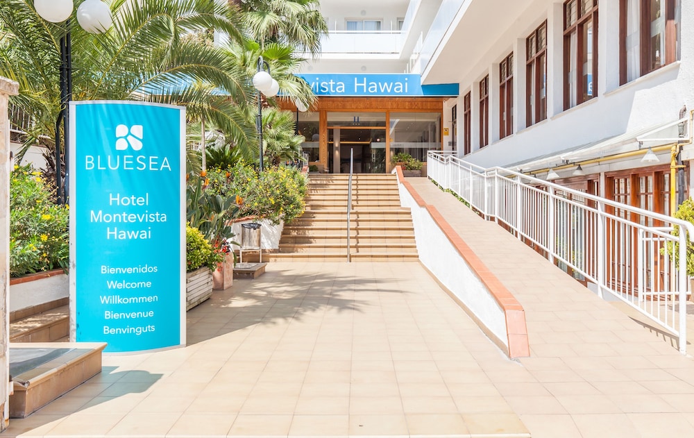 BLUESEA Montevista Hawai — Outdoor in Lloret de Mar, Catalonia