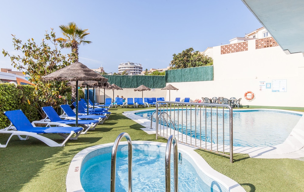 BLUESEA Montevista Hawai — Pool in Lloret de Mar, Catalonia
