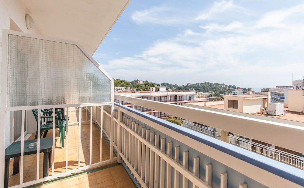BLUESEA Montevista Hawai — View in Lloret de Mar, Catalonia